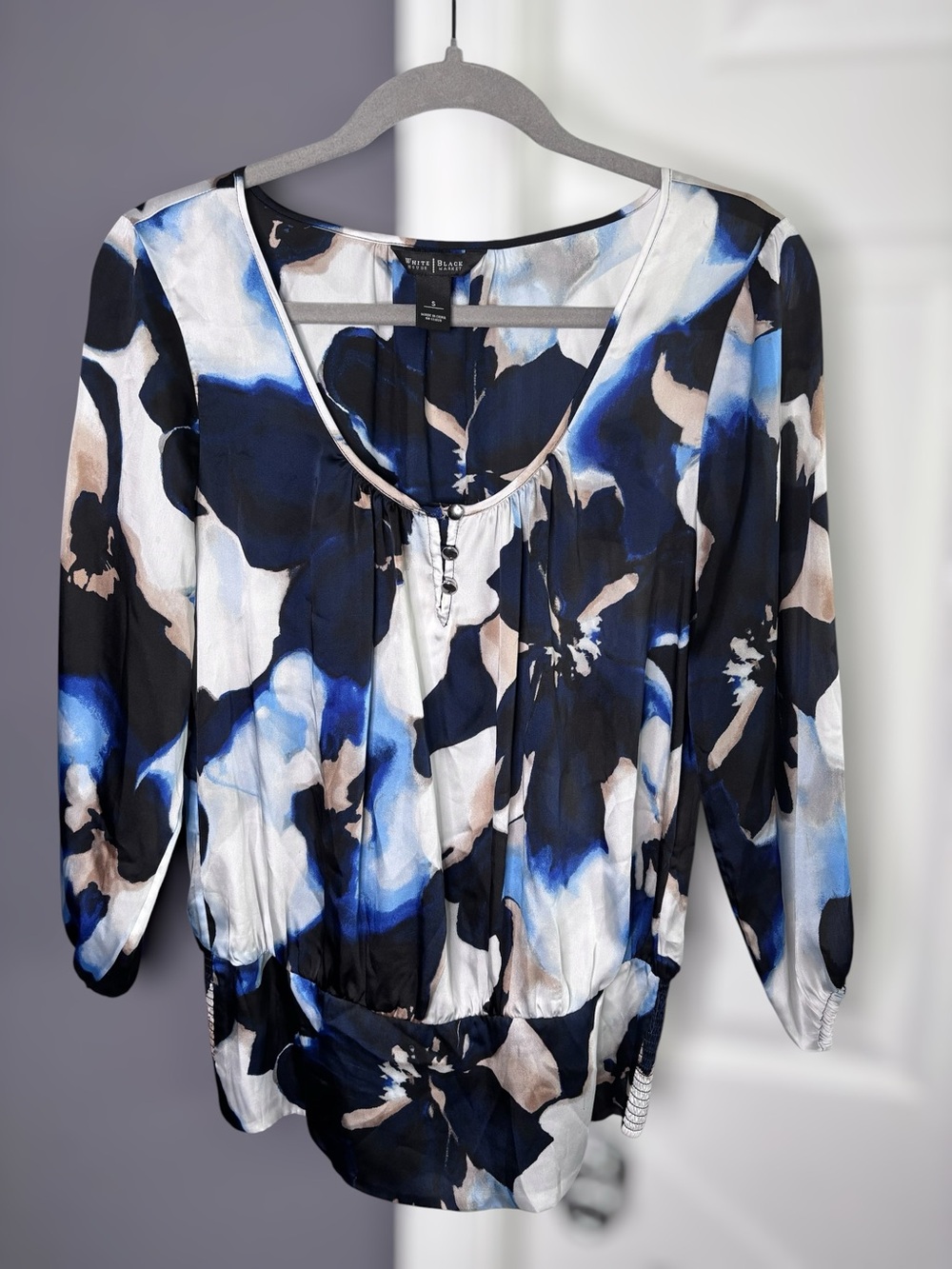 White House Black Market Black, Blue & Cream Floral Blouse